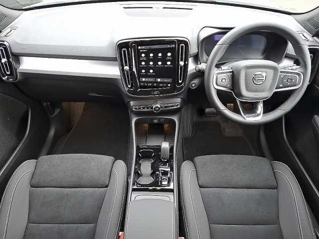 New Volvo XC40 Plus 194 HP (142 kW) 2026 SUV