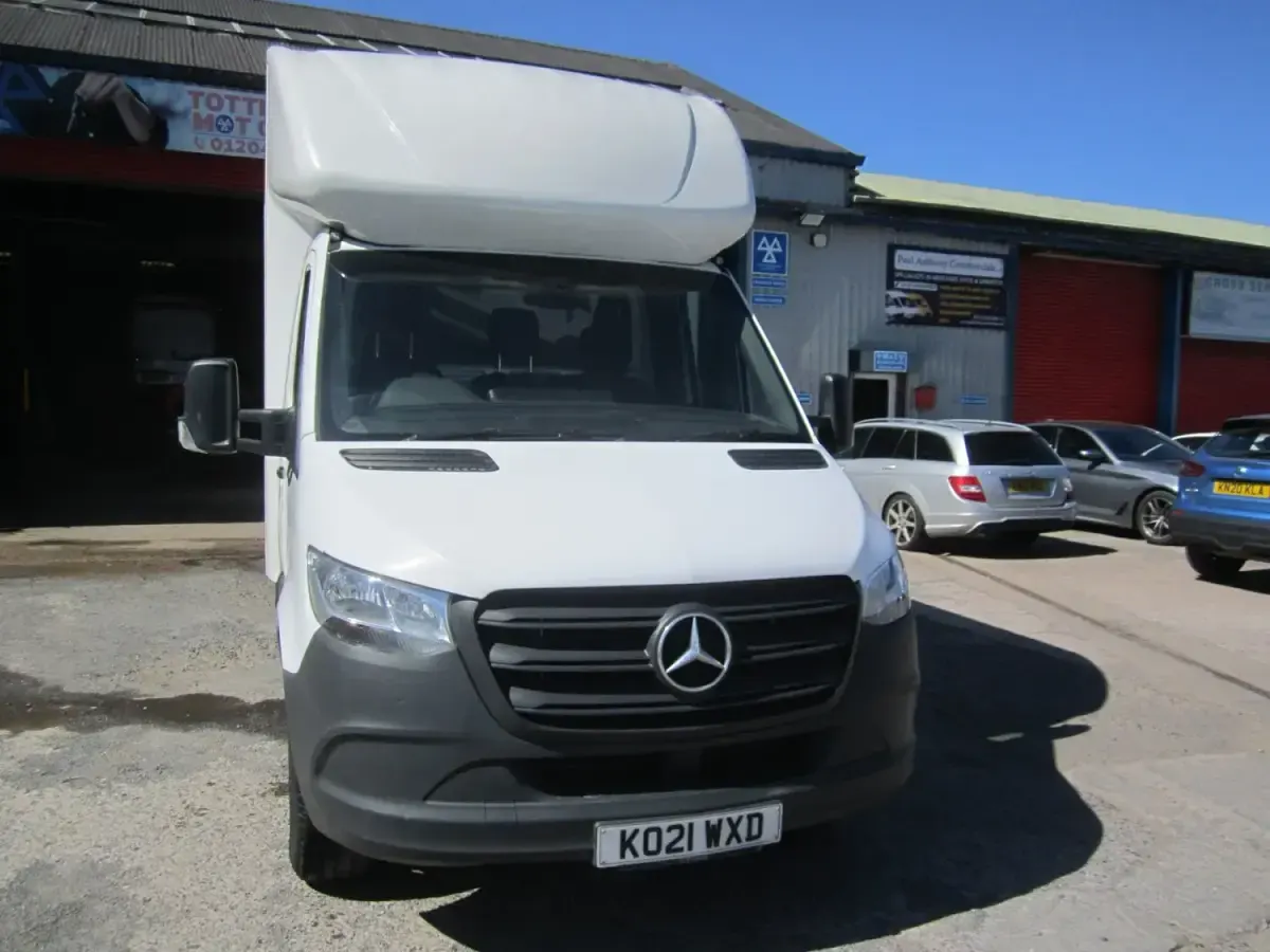 Usado Mercedes Sprinter 163 HP (119 kW) 2021 Branco Van