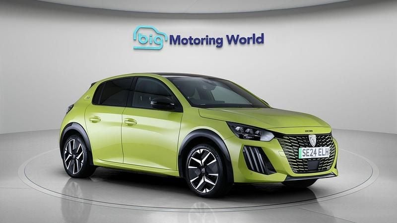 Used Peugeot e-208 GT 114 kW (156 HP) 2024 Yellow Hatchback