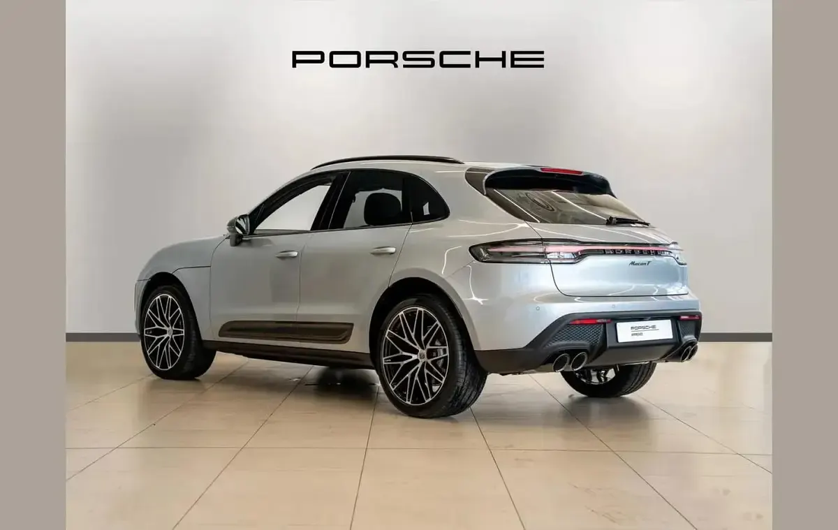 Used Porsche Macan 261 HP (191 kW) 2025 Silver SUV