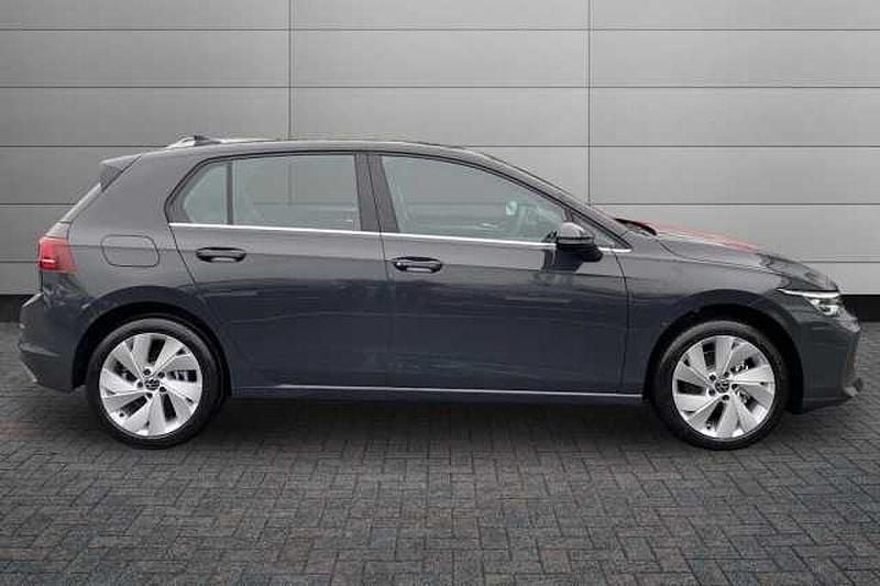 Second-hand VW Golf VIII 150 CP (110 kW) 2026