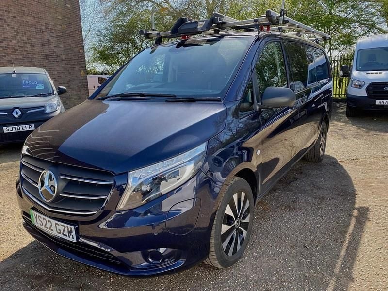 Used Mercedes e-Vito Progressive 85 kW (116 HP) 2022 Blue MPV