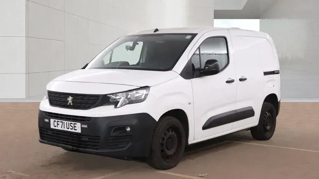 Used Peugeot Partner Premium 2022 White MPV