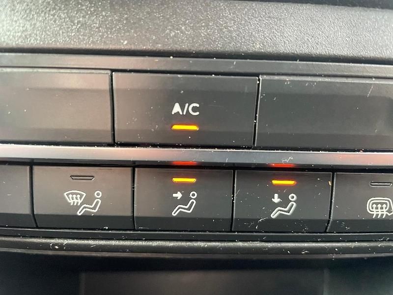 Used Vauxhall Combo Edition 100 HP (73 kW) 2019 White MPV