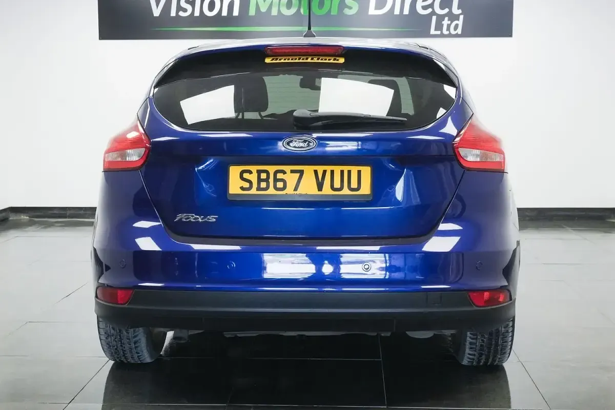 Begagnad Ford Focus Titanium 120 HK (88 kW) 2017 Blå Halvkombi