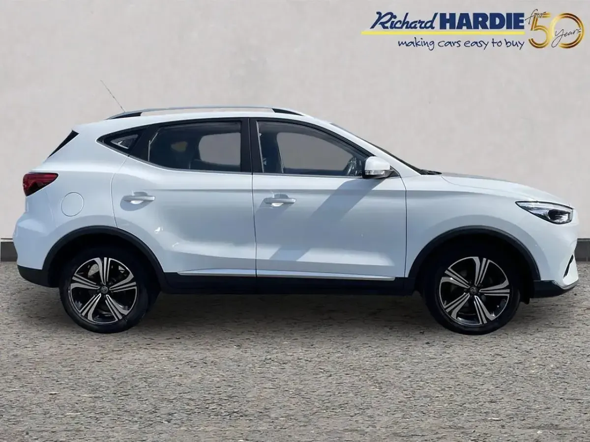 Używany MG ZS Excite 105 KM (77 kW) 2024 Biały SUV