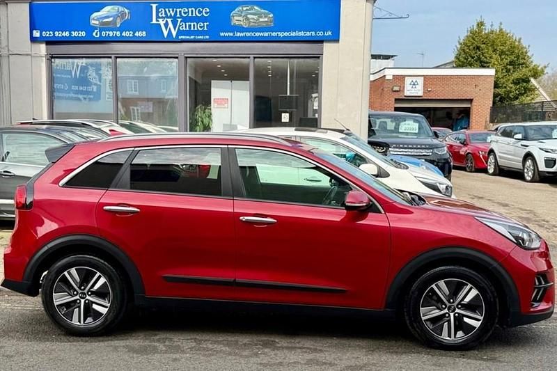 Used Kia Niro 141 HP (103 kW) 2019 Red SUV