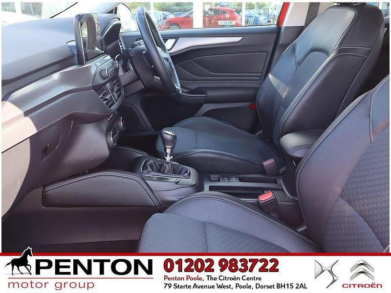 Used Ford Focus Titanium X 125 HP (91 kW) 2019 Red Hatchback