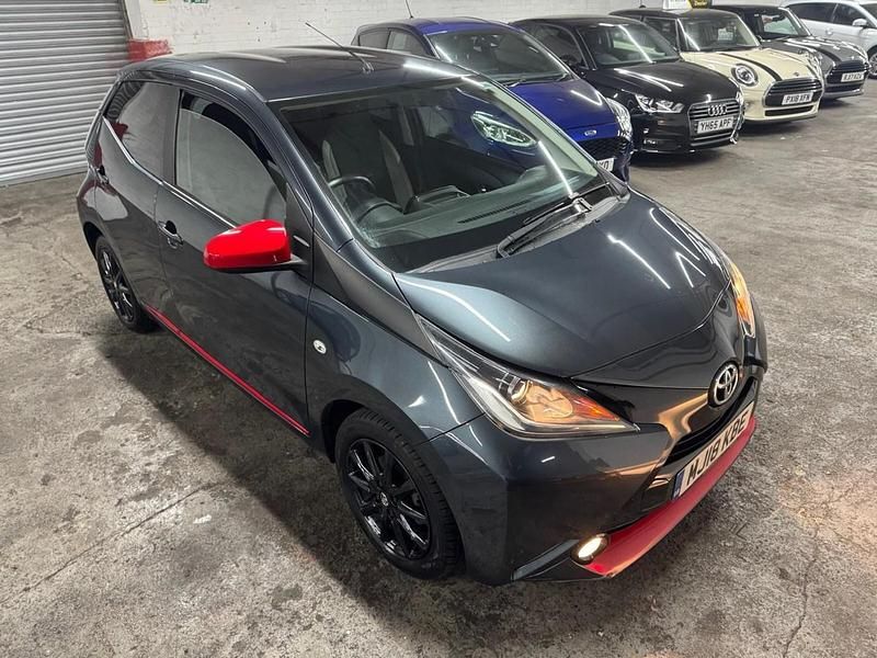 Used Toyota Aygo x-press 2018 Grey Hatchback