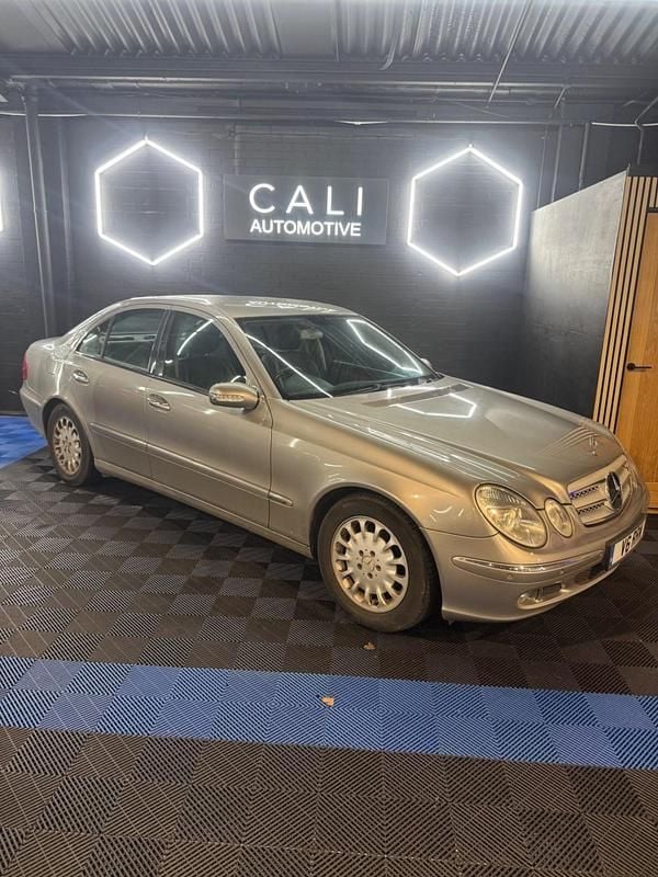 Used Mercedes E220 Elegance 2005 Silver Sedan