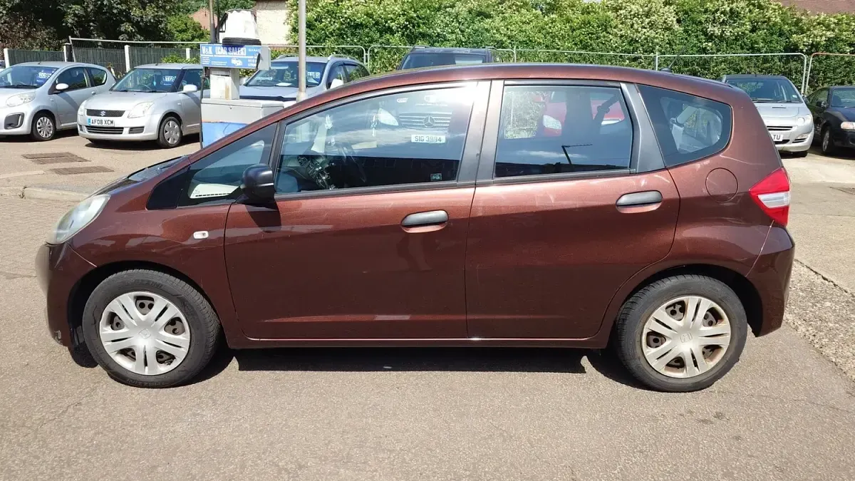 Used Honda Jazz S 90 HP (66 kW) 2011 Bronze Hatchback