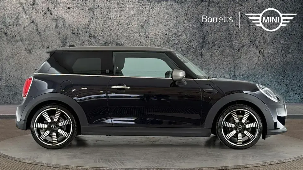 Used Mini Cooper Exclusive 134 HP (98 kW) 2023 Black Hatchback