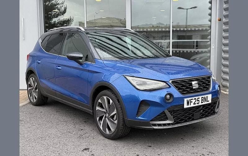 Blue Used 2025 Seat Arona FR Sport SUV | £20,995 (Expensive) - Image 1/4