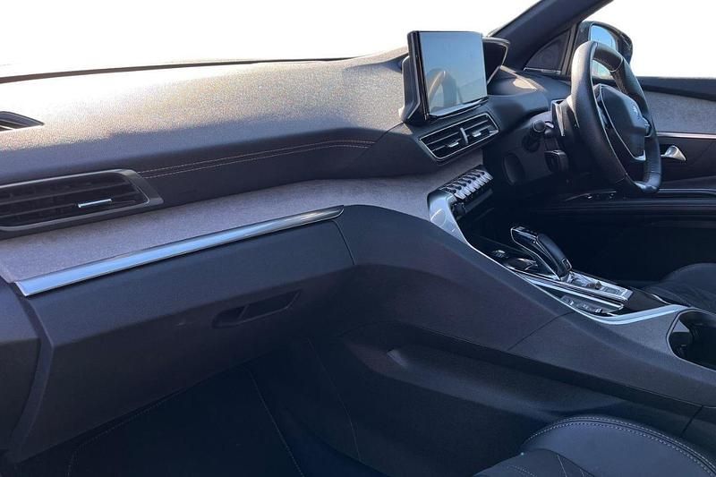 Used Peugeot 5008 Premium 129 HP (94 kW) 2023 Black SUV