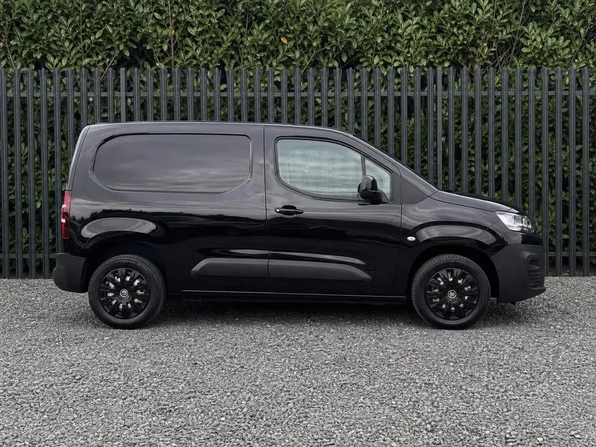 Used Citroën Berlingo 2023 Black MPV