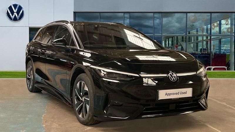 Grenadilla black metallic Used 2025 VW ID.7 Pro Estate | £32,788 (Good price) - Image 1/4