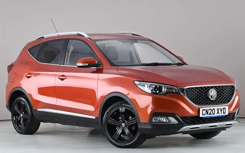 Käytetty MG ZS Exclusive 106 HP (77 kW) 2020 Katumaasturi