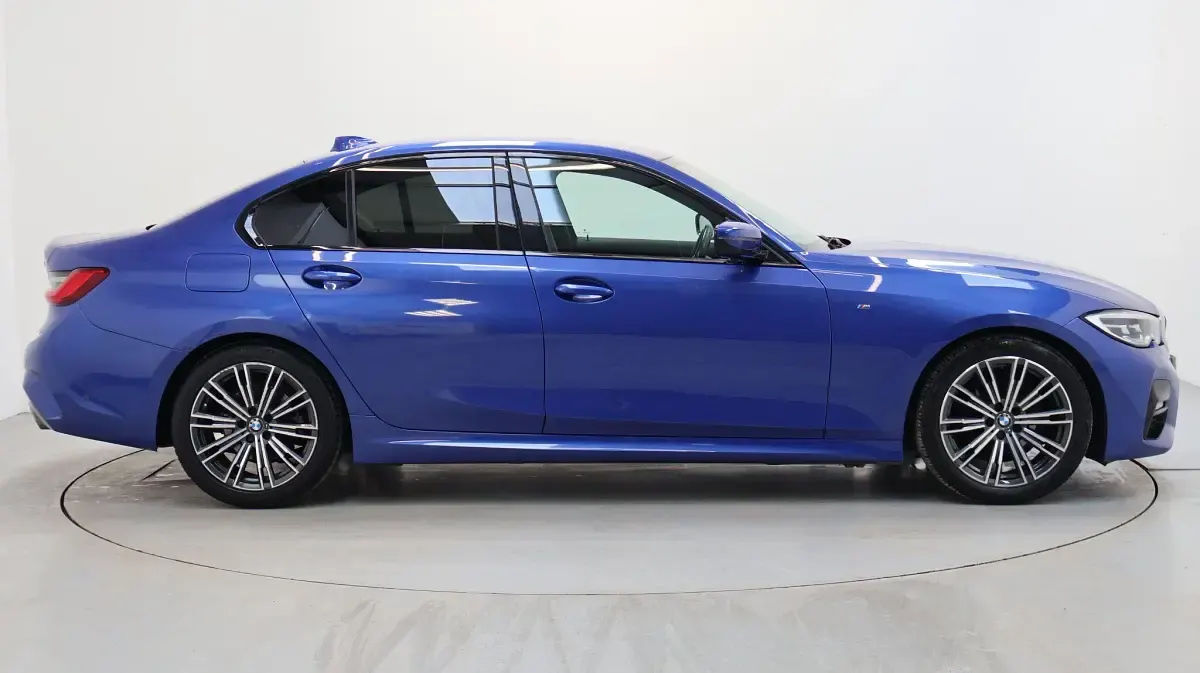 Used BMW 318 M Sport 154 HP (113 kW) 2021 Blue Sedan