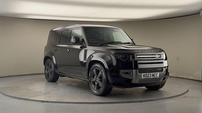 Used Land Rover Defender HSE Dynamic 404 HP (297 kW) 2023 Santorini black SUV