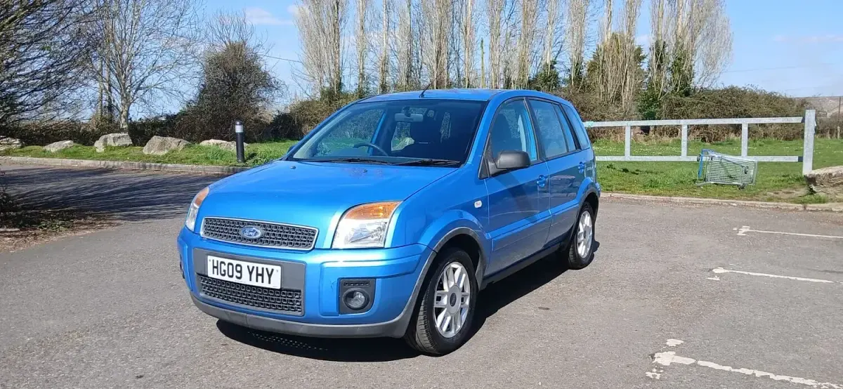 Used Ford Fusion Zetec 2009 Blue Hatchback