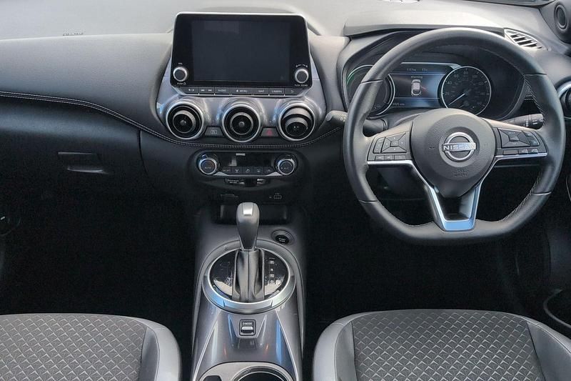 Used Nissan Juke N-Connecta 143 HP (105 kW) 2023 Grey SUV