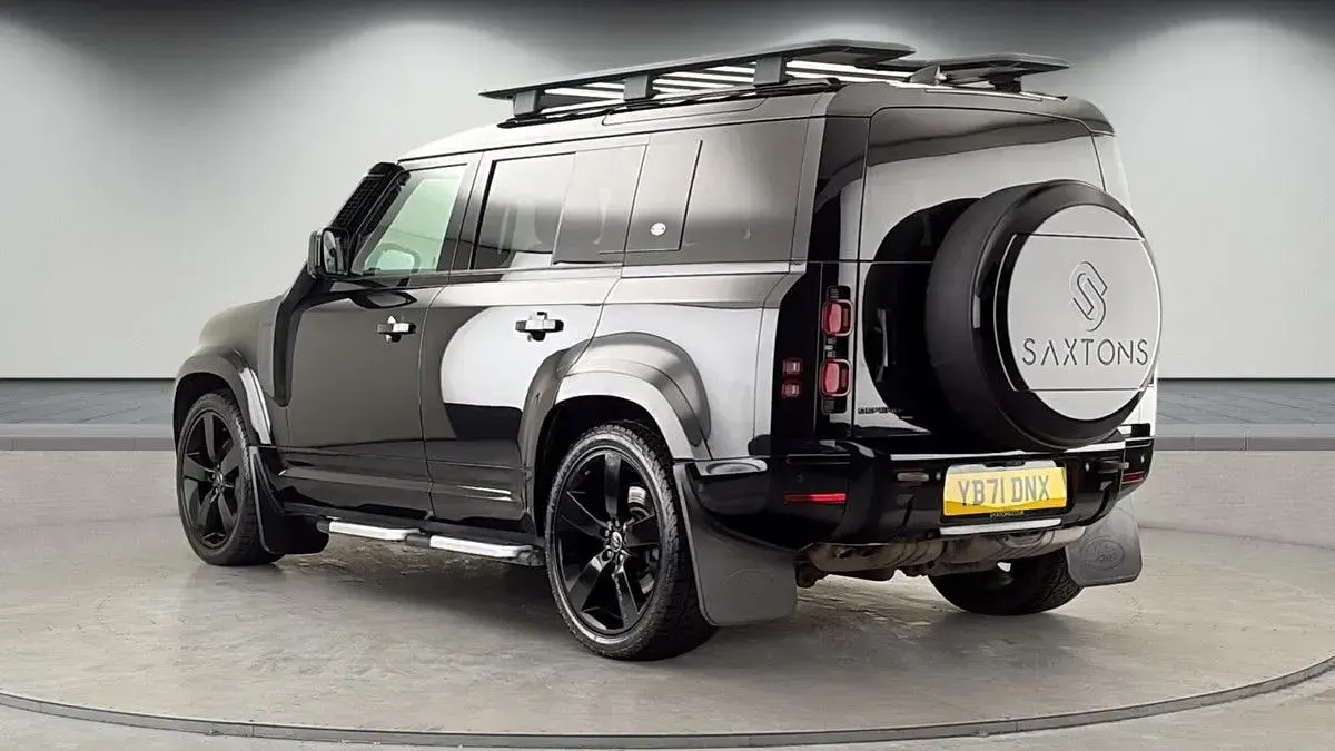 Used Land Rover Defender HSE Dynamic 300 HP (220 kW) 2021 Santorini black SUV