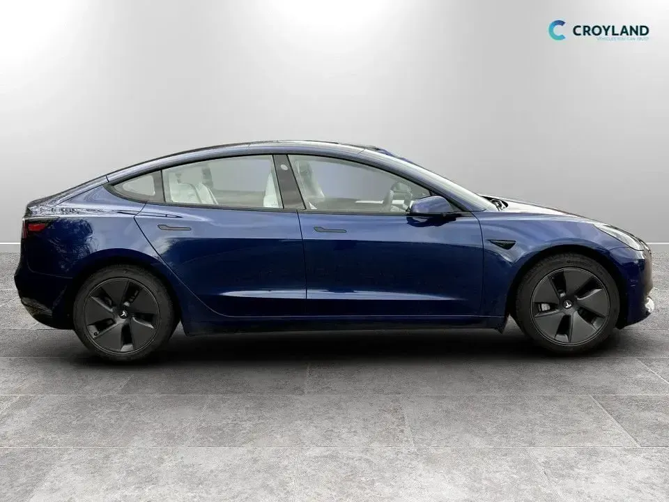 Used Tesla Model 3 Standard Range Plus 366 kW (498 HP) 2021 Blue Sedan