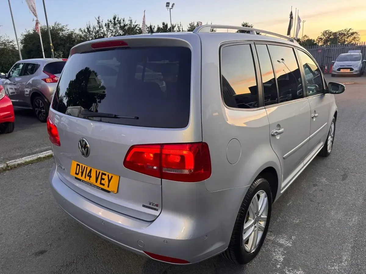 Used VW Touran SE 105 HP (77 kW) 2014 Silver MPV