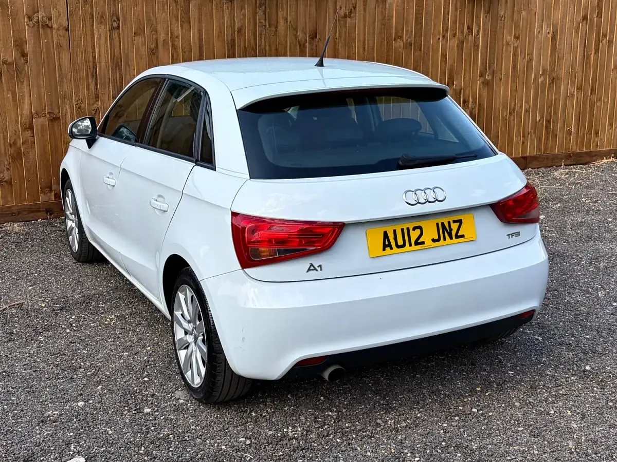 Used Audi A1 Sport 86 HP (63 kW) 2012 White Hatchback