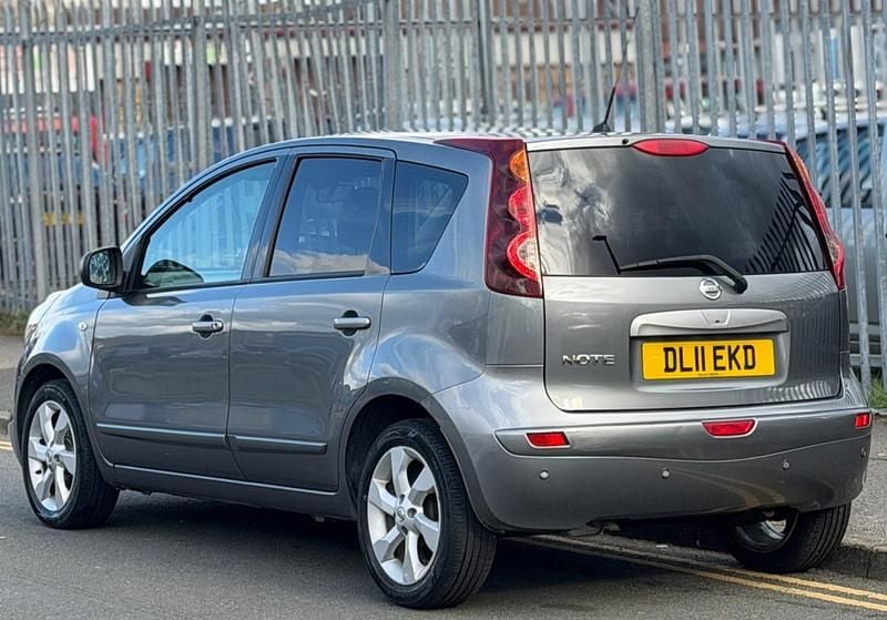 Used Nissan Note Tekna 110 HP (80 kW) 2011 Grey Hatchback