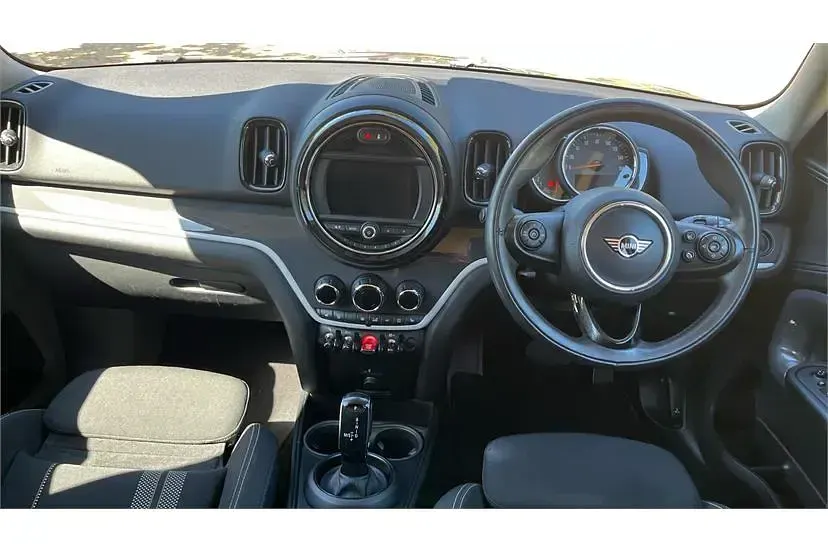 Usado Mini Cooper S Countryman Classic 192 HP (141 kW) 2019 Prateado SUV