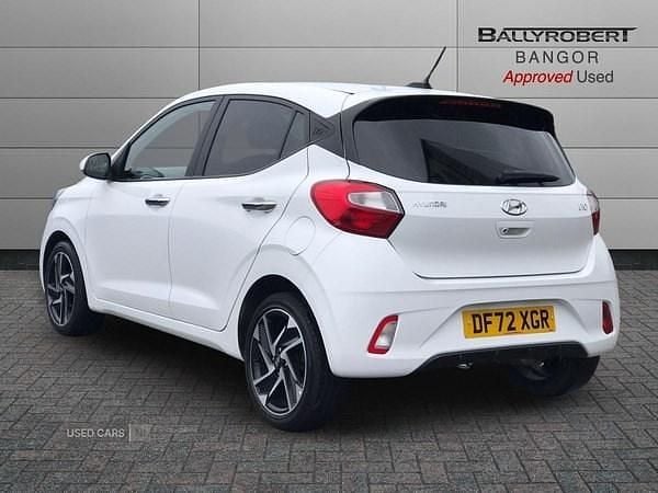 Used Hyundai i10 Premium 84 HP (61 kW) 2023 White Hatchback