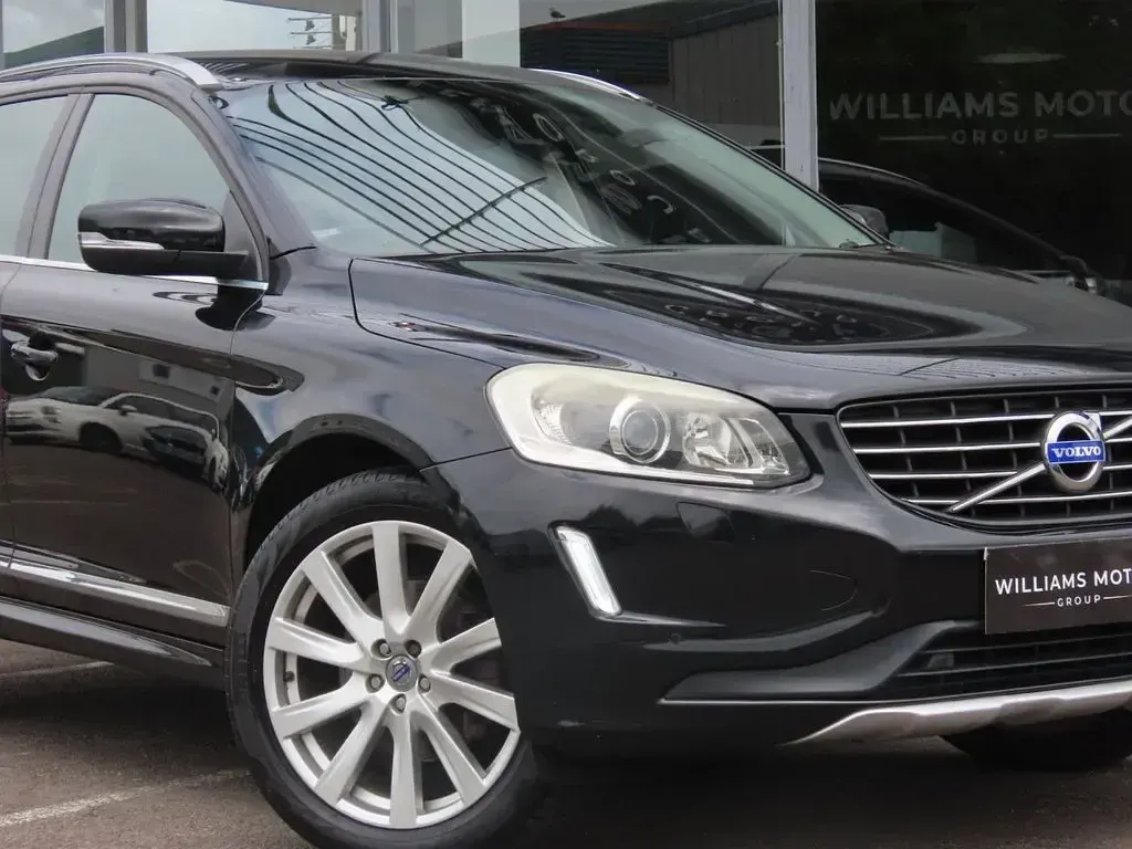 Used Volvo XC60 SE Lux 215 HP (158 kW) 2014 Black SUV