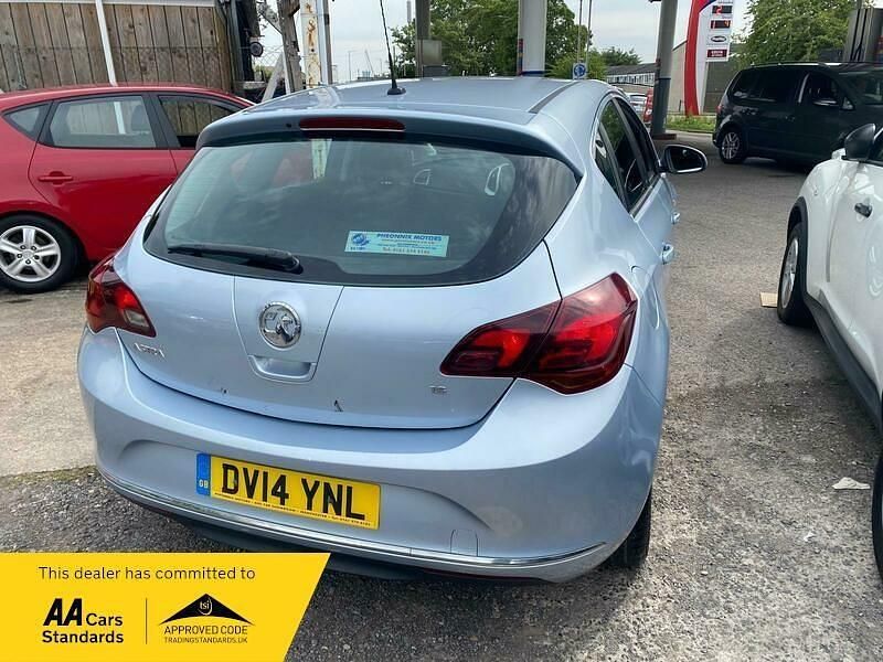 Used Vauxhall Astra SRi 115 HP (84 kW) 2014 Silver Hatchback