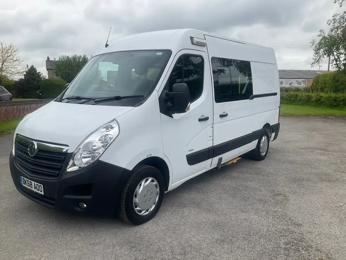 Used Vauxhall Movano 130 HP (95 kW) 2018 White MPV