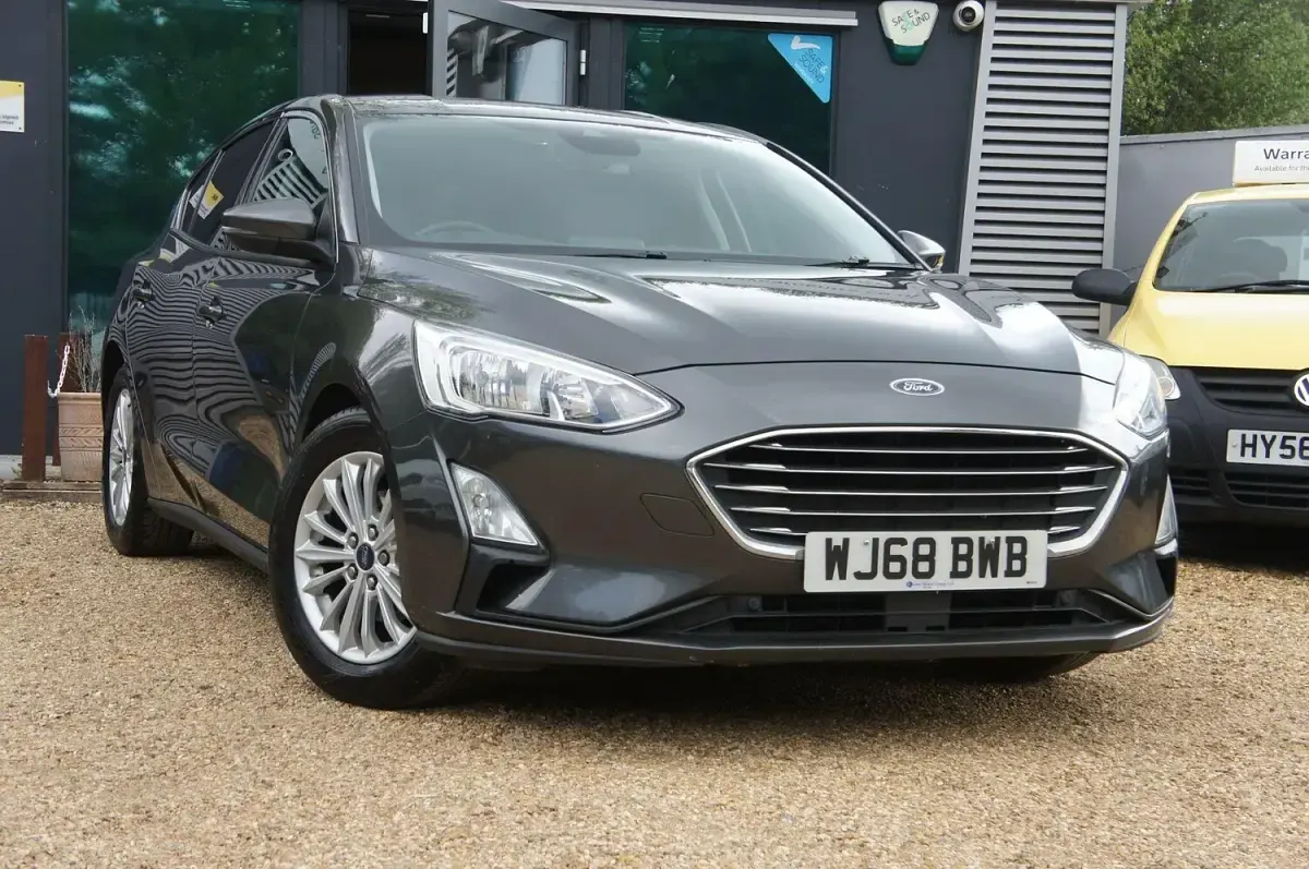 Used Ford Focus Titanium 125 HP (91 kW) 2018 Grey Hatchback