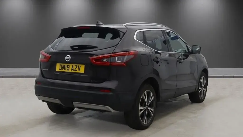 Used Nissan Qashqai N-Connecta 160 HP (117 kW) 2019 Black SUV