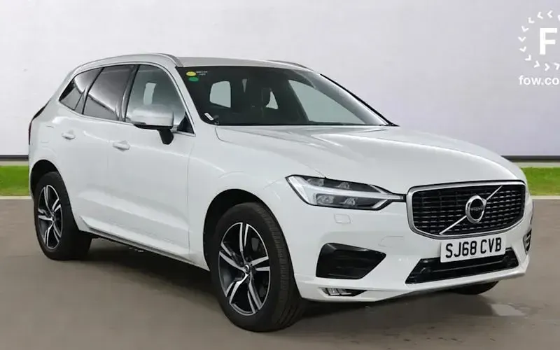 Used Volvo XC60 R-Design 190 HP (139 kW) 2018 SUV