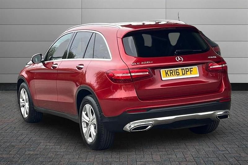 Used Mercedes GLC220 Premium Plus 170 HP (125 kW) 2016 Hyacinth red Estate