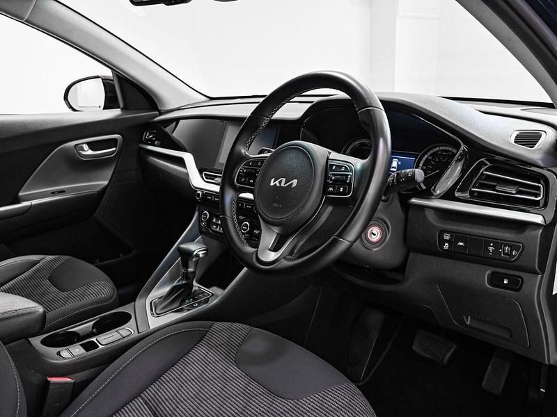 Used Kia Niro 139 HP (102 kW) 2022 Black SUV