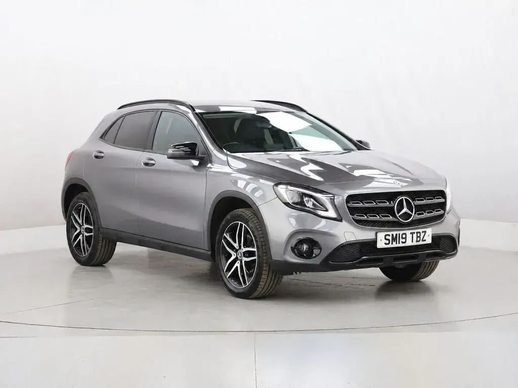 Used Mercedes GLA180 Urban 122 HP (89 kW) 2019 Grey SUV