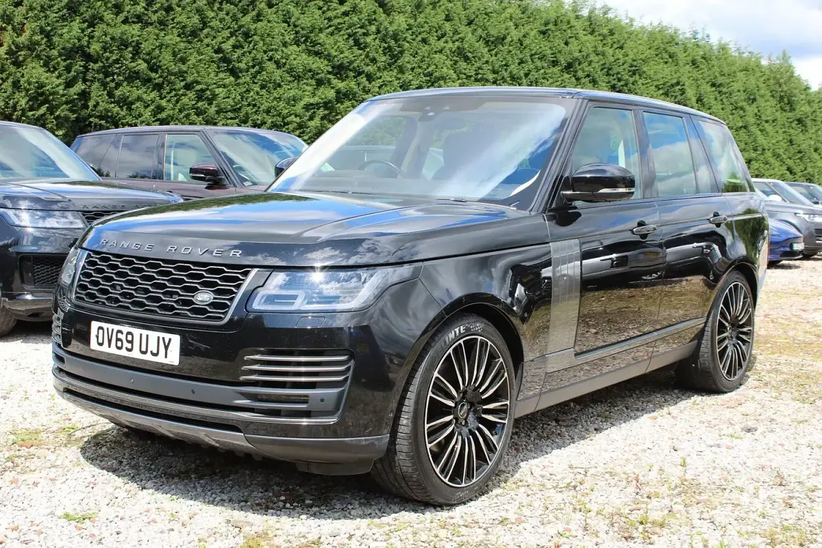 Used Land Rover Range Rover Autobiography 339 HP (249 kW) 2019 Black SUV