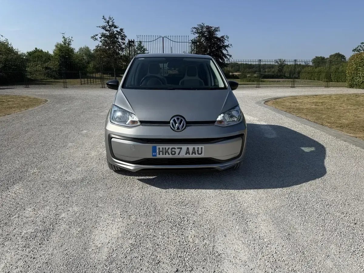 Used VW up! Beats 60 HP (44 kW) 2017 Silver Hatchback