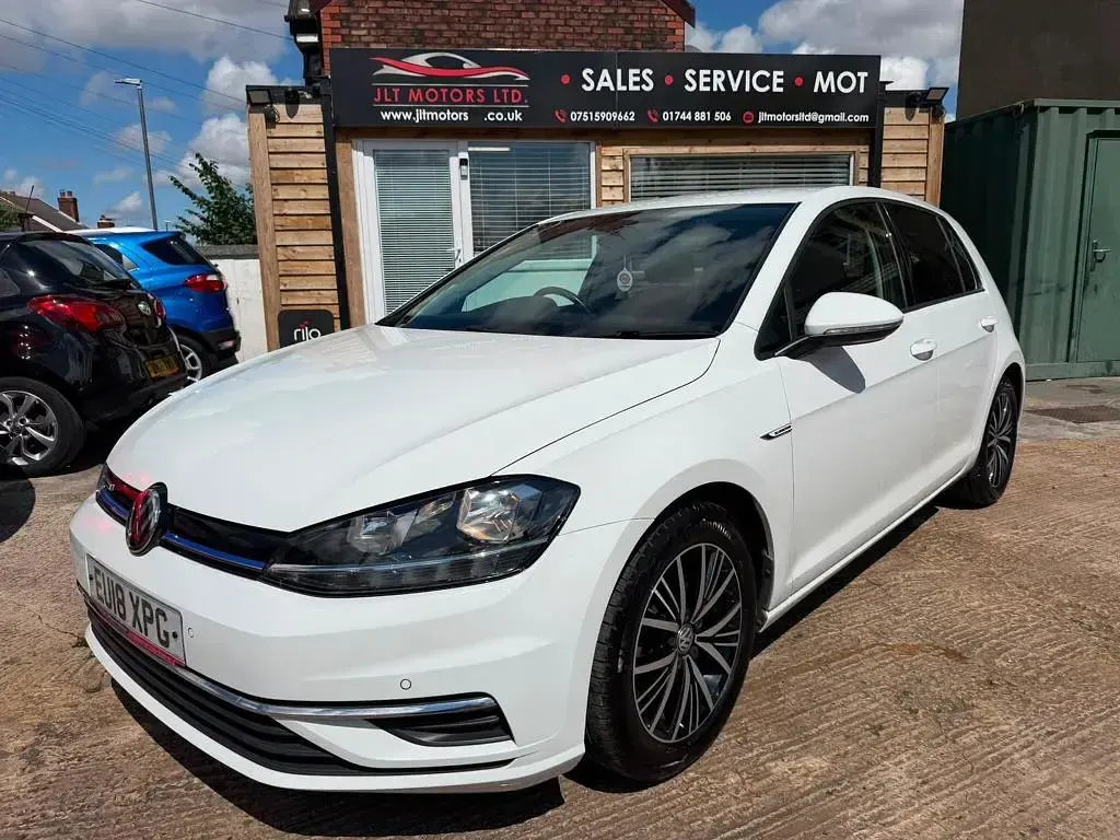 Used VW Golf VII SE 2018 White Hatchback