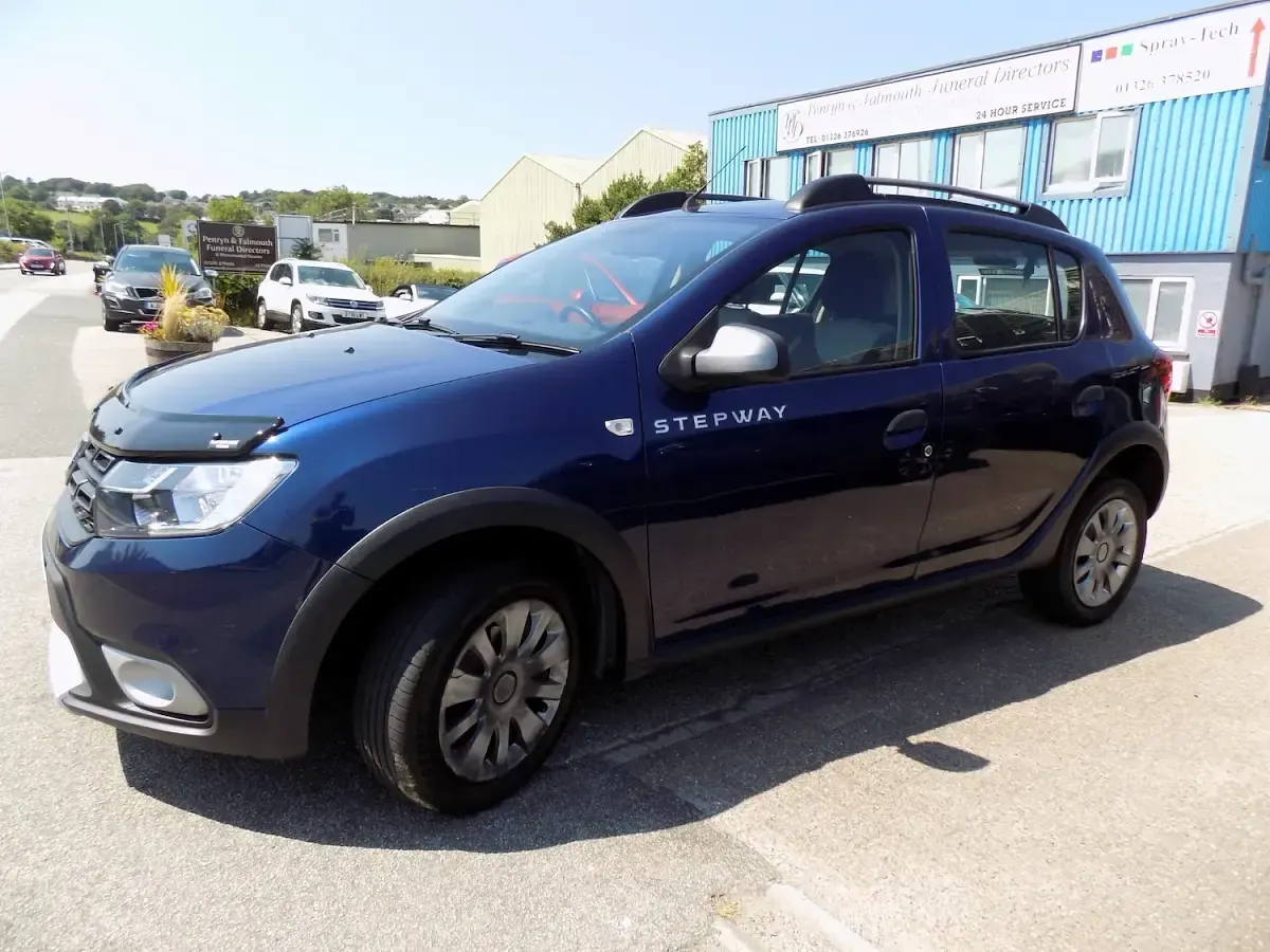 Used Dacia Sandero Lauréate 90 HP (66 kW) 2018 Blue Hatchback