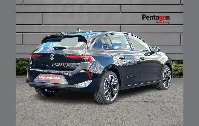 Used Vauxhall Astra Design Edition 114 kW (156 HP) 2024 Black Hatchback