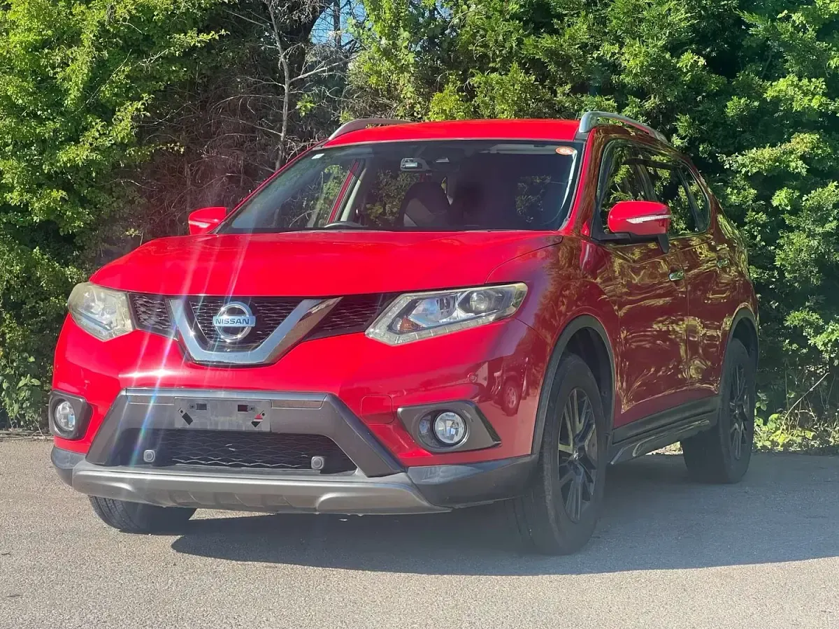 Used Nissan X-Trail 144 HP (105 kW) 2015 Red SUV