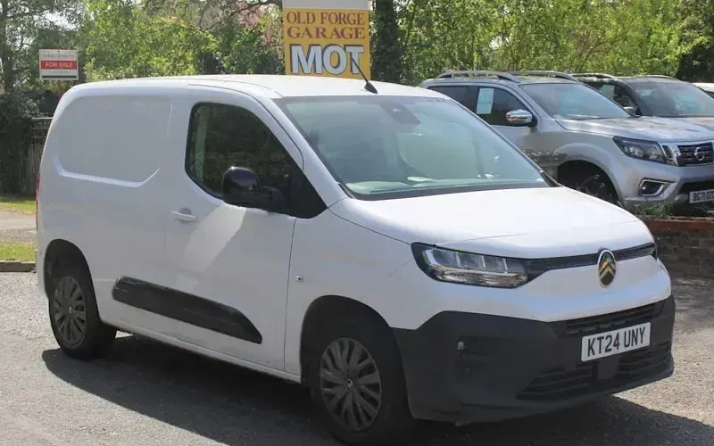 Gebraucht Citroën Berlingo 102 PS (75 kW) 2024 Weiß Van / Kleinbus