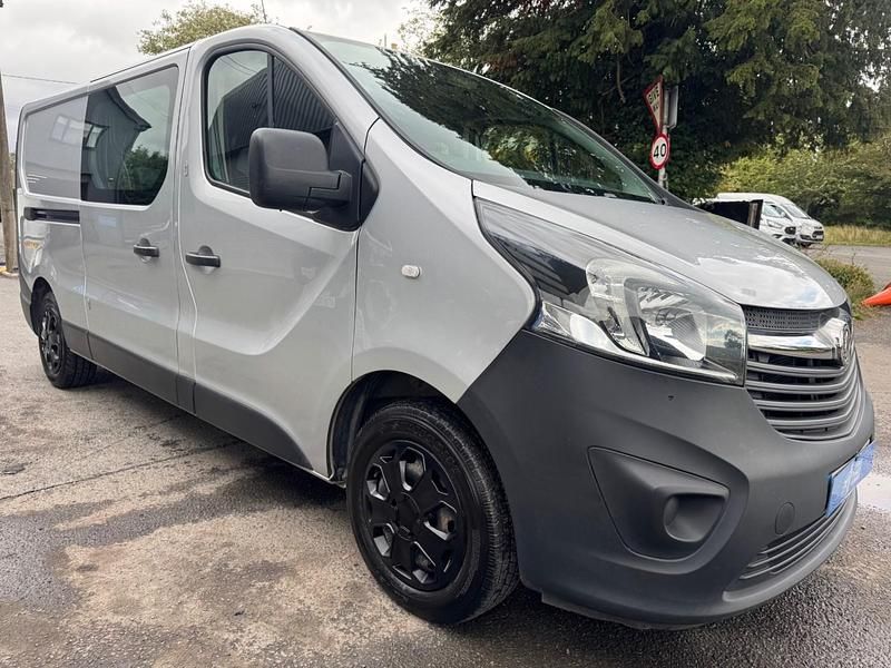 Used Vauxhall Vivaro 90 HP (66 kW) 2016 Silver MPV