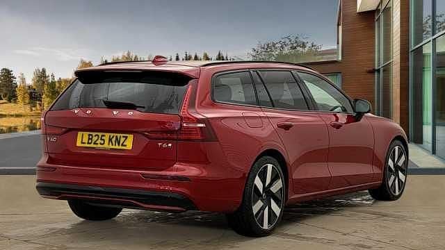 Used Volvo V60 Plus 345 HP (253 kW) 2025 Red Estate
